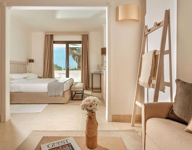 Junior Suite Side Sea View