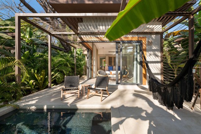 Ninta Beachfront - King Bed