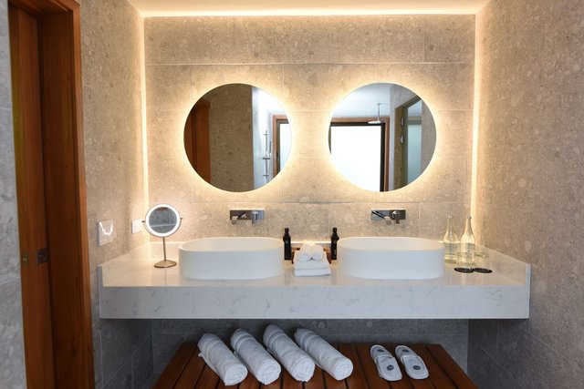 Honeymoon Suite (King Bed) - Adults Only