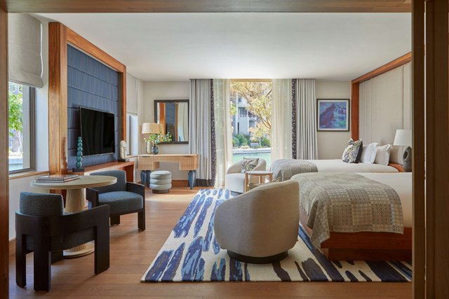 Island Superior Room (786ft2)