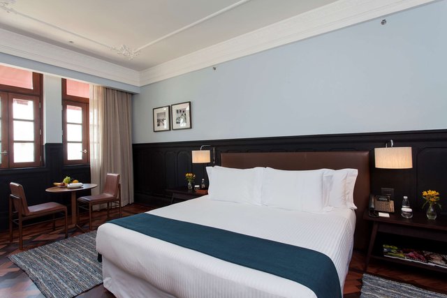 Deluxe Ocean Front Suite