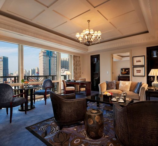 Deluxe Garden View Suite