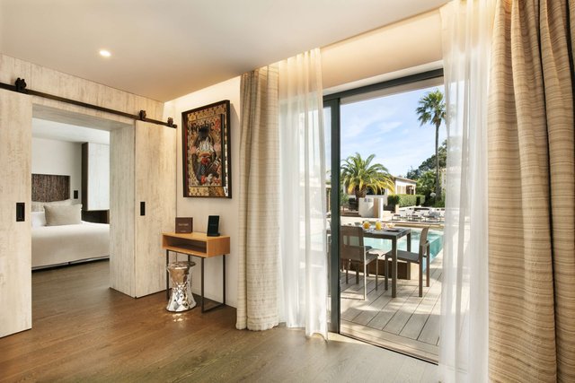 Pool Suite