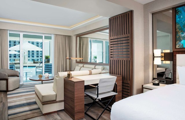 Junior Suite Poolside 