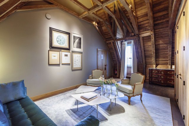 Suite of the Chateau - Lune