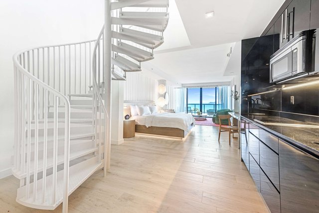 Mega Suite