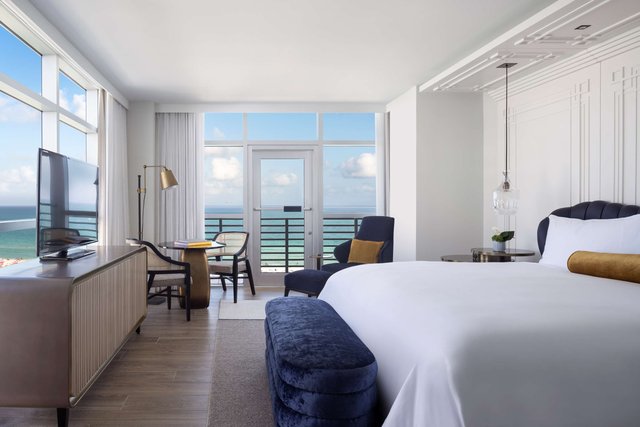 Club Ocean Front Room 