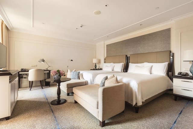 Twin Grand Premier Canal View