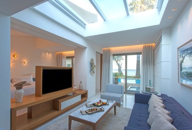 Grand Pavilion Sea View, Jacuzzi & Pool