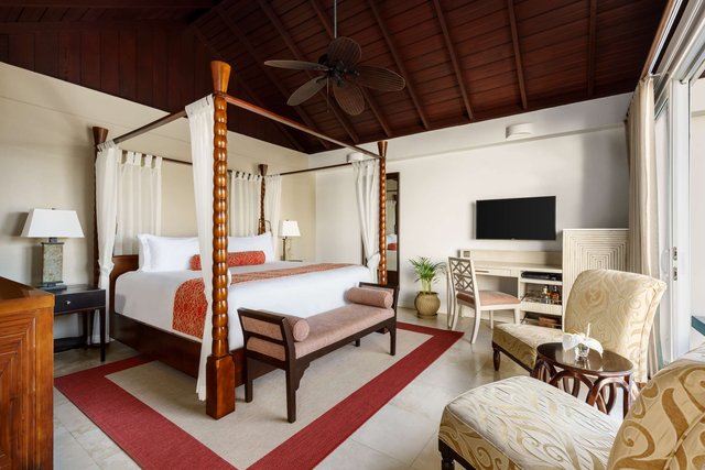 Luxury Almond Pool Suite