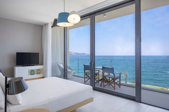 Premium Room with Balcony / Sea View