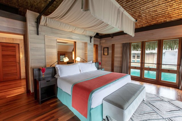 Overwater Deluxe Villa