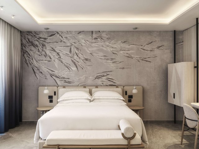 DELTA Room with Outdoor Hot Tub