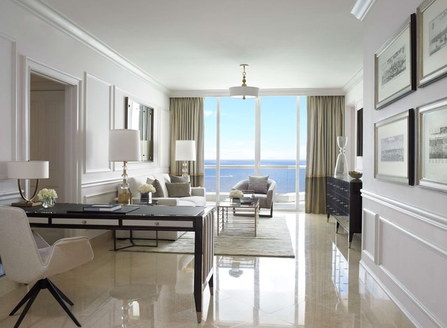 Deluxe One Bedroom Oceanfront Suite