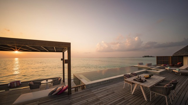 선셋 2 베드룸 워터 스위트