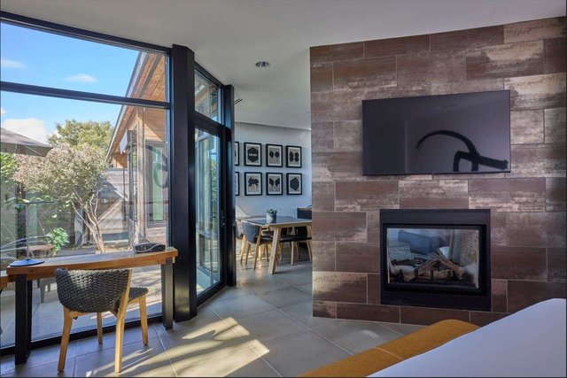 Tufa Suite