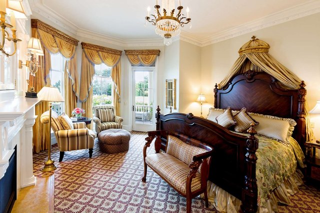 Regency (Signature Room) 