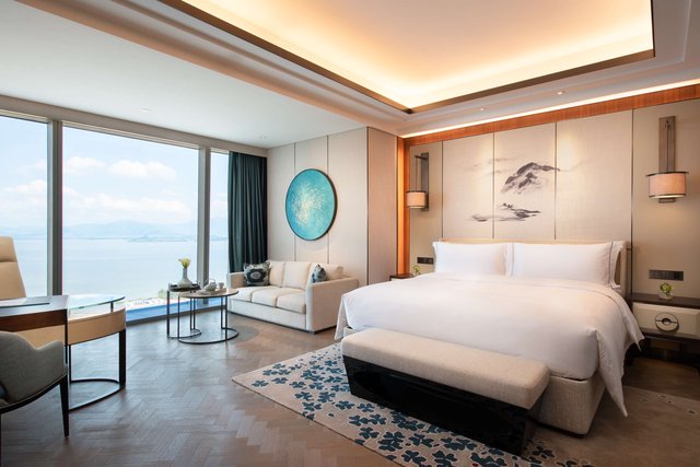 Deluxe Sea View Room