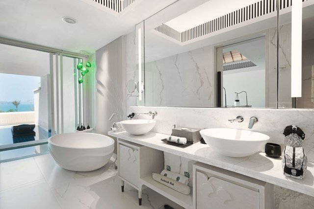 Partial Ocean Pool Suite - King or Twins