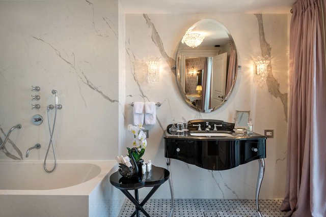 One Bedroom Suite- Suite 201