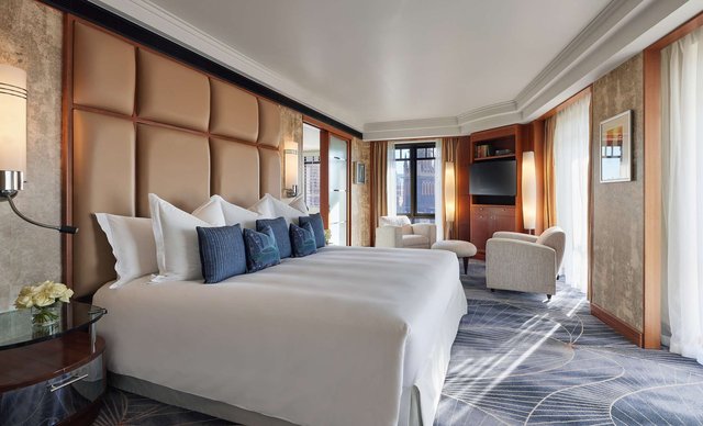 디플로맷 스위트