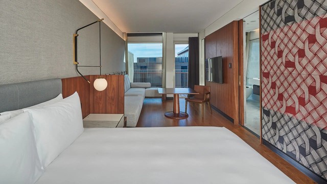 1 킹 베드 발코니