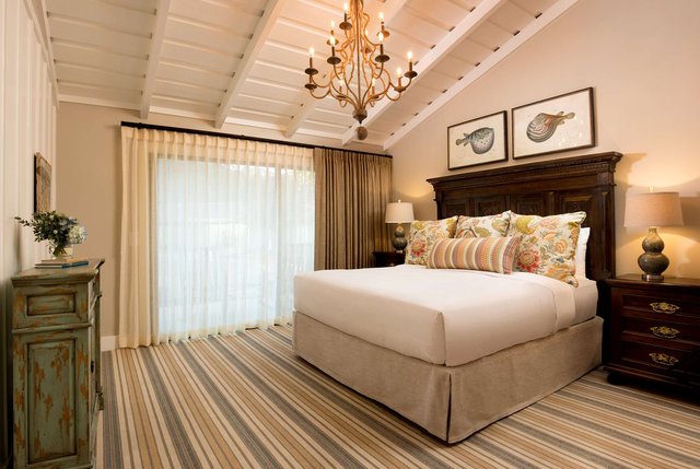 ​CANYON ROOM
