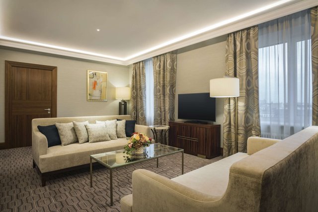 Deluxe Suite