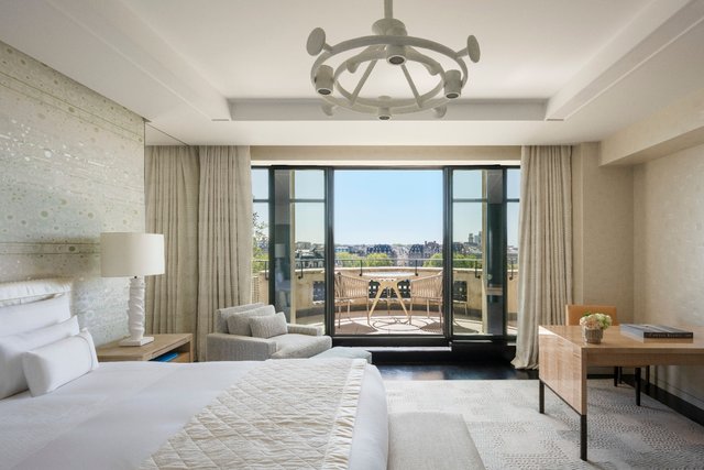 발코니 디럭스 룸