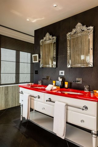 Liz Taylor Suite