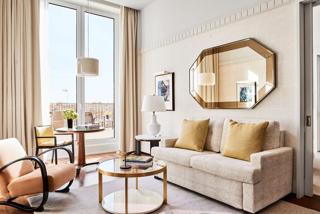 Four Seasons Suite with Terrace