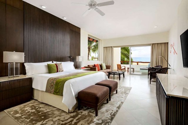 Master Ocean Front Suite