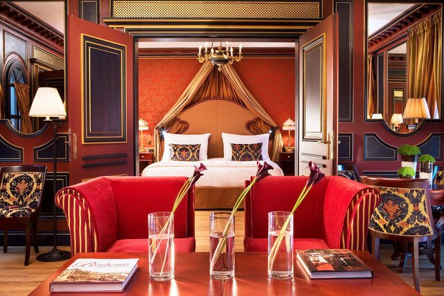  Royal Suite