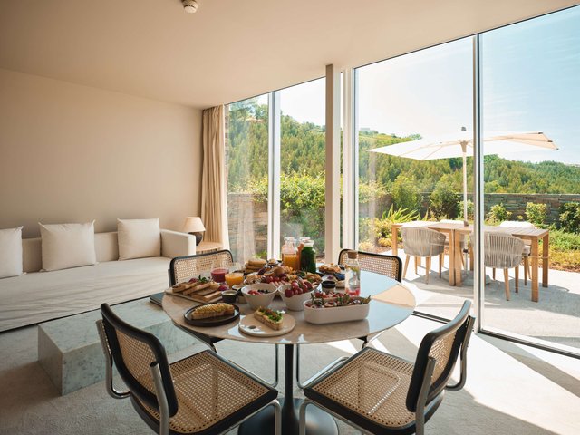 Pool Suite 