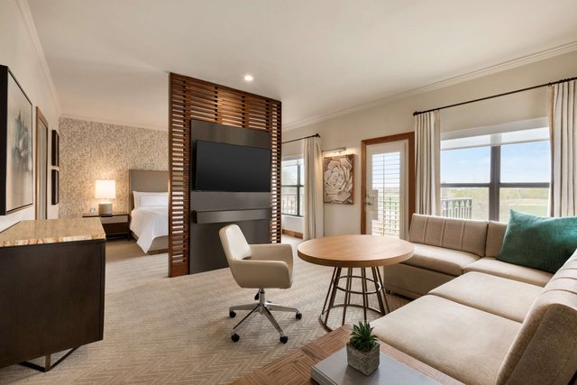 Fairmont Gold Junior Suite