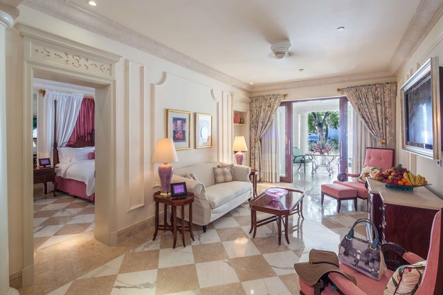 Dolphin Suite 
