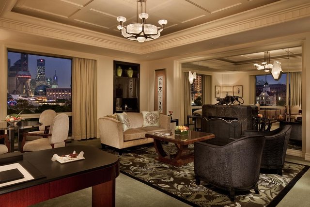 Deluxe River View Suite