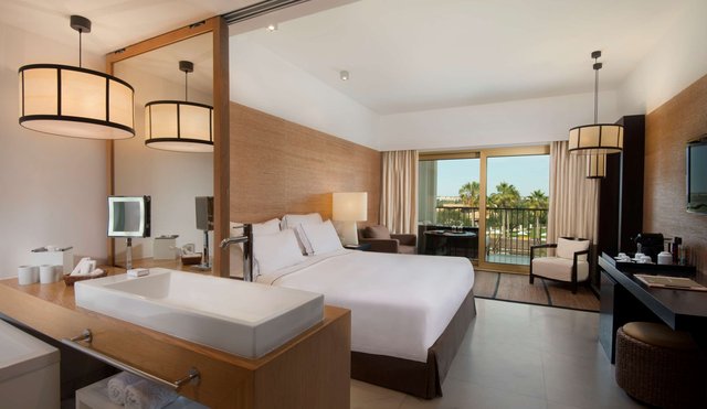 Deluxe Golf View Room