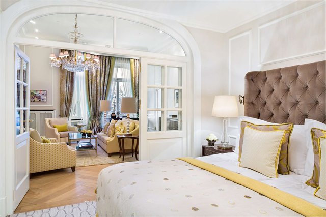 Lake View Suite