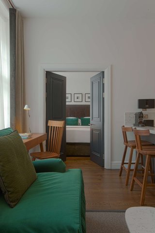 Luxury One Bedroom Apartment